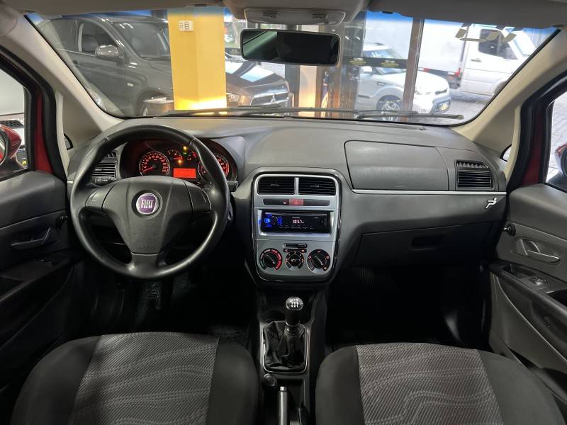 FIAT - PUNTO - 2010/2010 - Vermelha - R$ 30.900,00