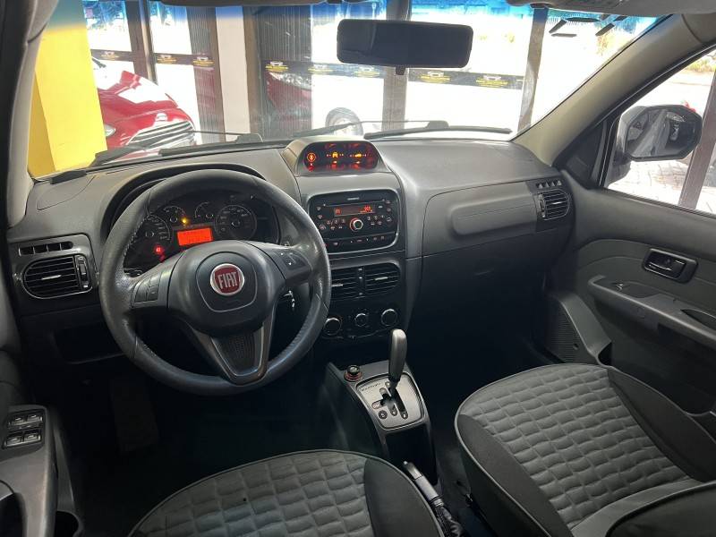 FIAT - PALIO - 2014/2015 - Prata - R$ 46.900,00