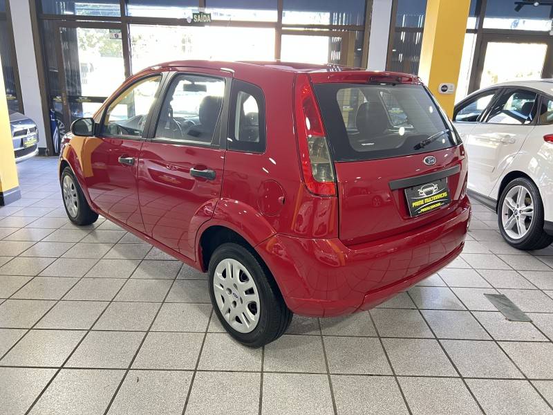FORD - FIESTA - 2013/2013 - Vermelha - R$ 30.900,00