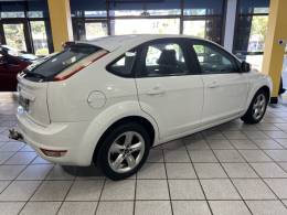 FORD - FOCUS - 2013/2013 - Branca - R$ 43.900,00