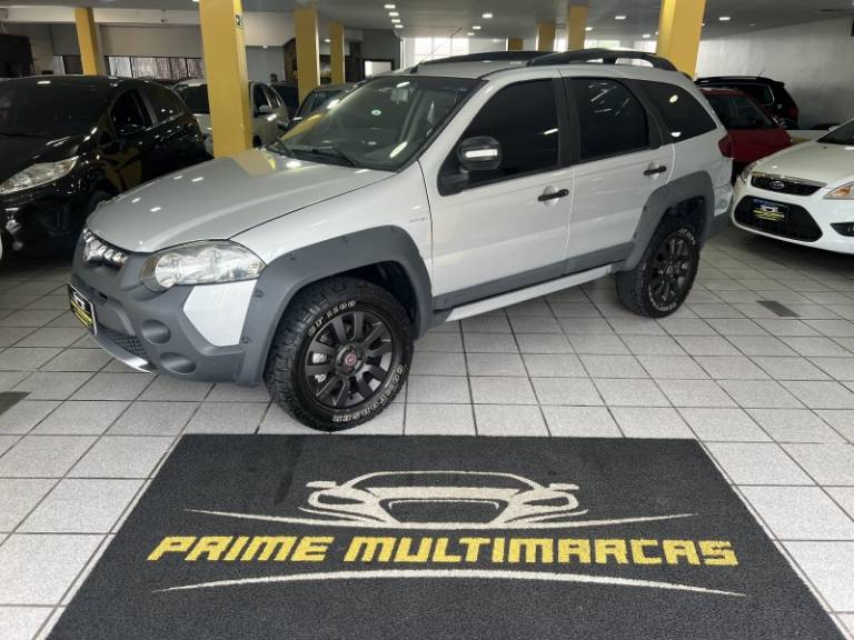 FIAT - PALIO - 2014/2015 - Prata - R$ 46.900,00