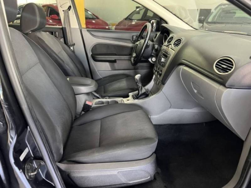 FORD - FOCUS - 2013/2013 - Preta - R$ 42.900,00