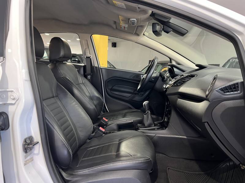 FORD - FIESTA - 2014/2014 - Branca - R$ 48.900,00