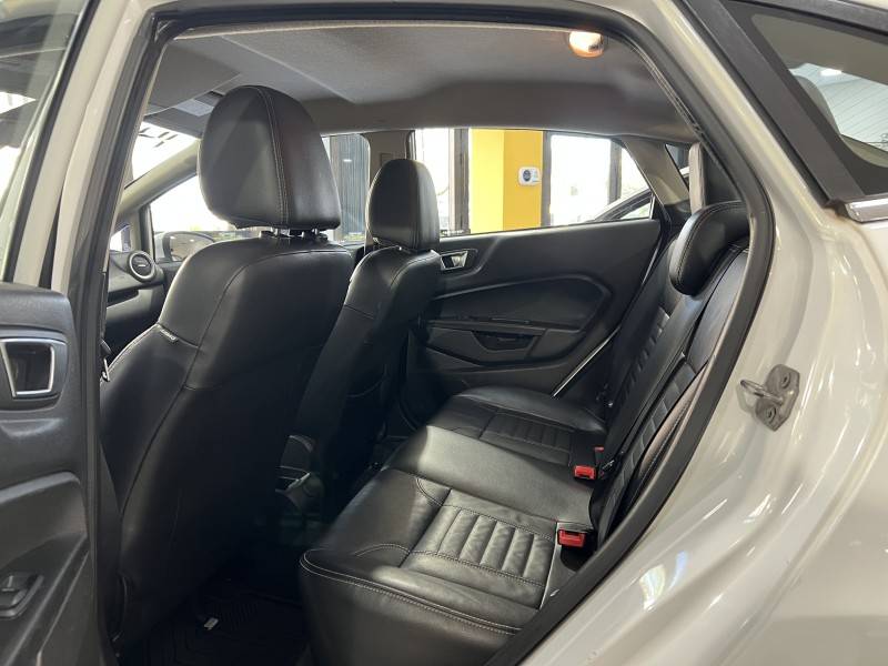 FORD - FIESTA - 2014/2014 - Branca - R$ 48.900,00