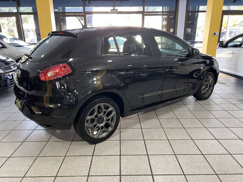 FIAT - BRAVO - 2016/2016 - Preta - R$ 49.900,00
