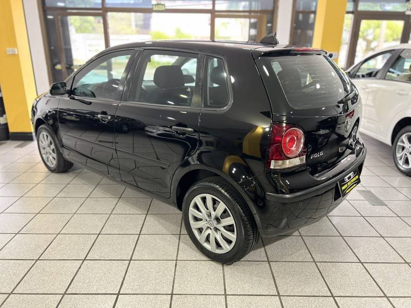 VOLKSWAGEN - POLO - 2010/2010 - Preta - R$ 33.900,00