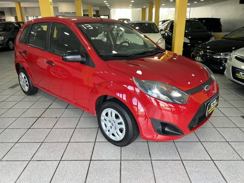 FORD - FIESTA - 2013/2013 - Vermelha - R$ 30.900,00