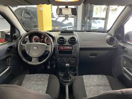FORD - FIESTA - 2013/2013 - Vermelha - R$ 30.900,00