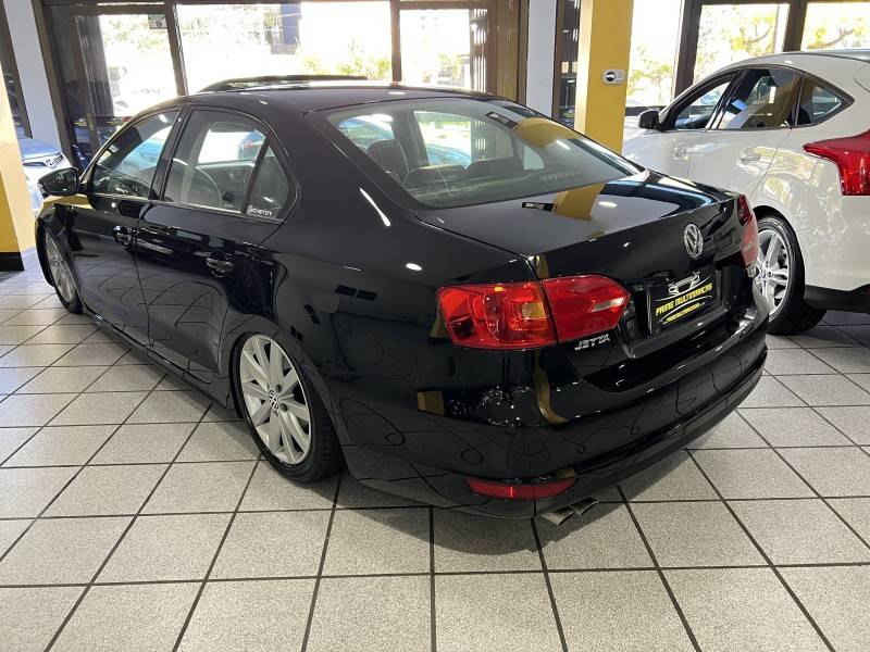VOLKSWAGEN - JETTA - 2011/2011 - Preta - R$ 53.900,00