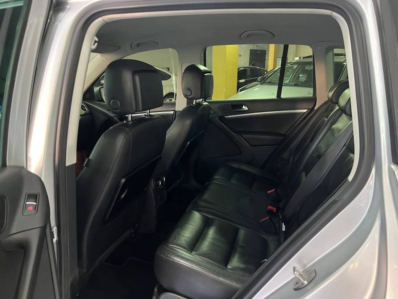VOLKSWAGEN - TIGUAN - 2012/2012 - Prata - R$ 57.900,00