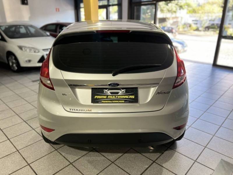 FORD - FIESTA - 2014/2015 - Prata - R$ 49.900,00