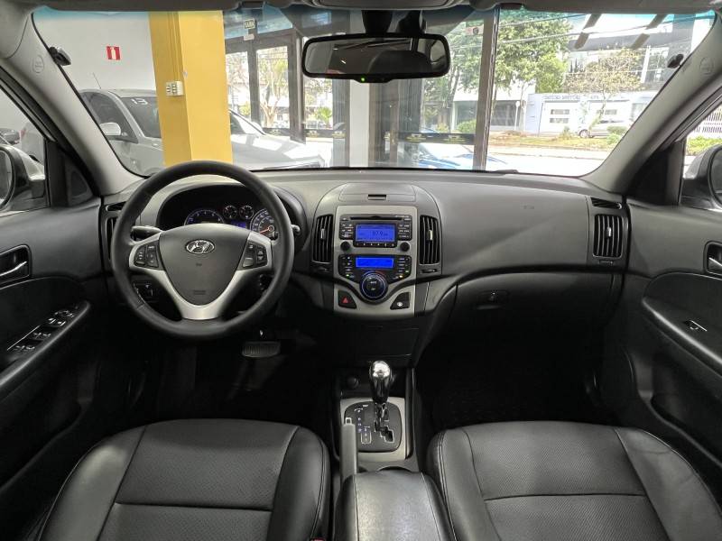 HYUNDAI - I30 CW - 2011/2011 - Prata - R$ 47.900,00