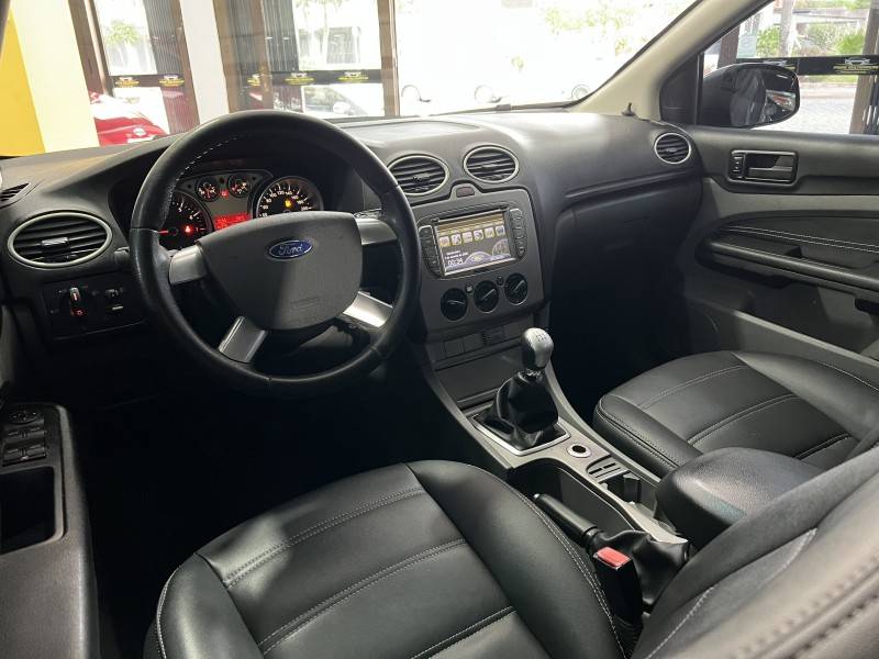 FORD - FOCUS - 2012/2012 - Cinza - R$ 42.900,00