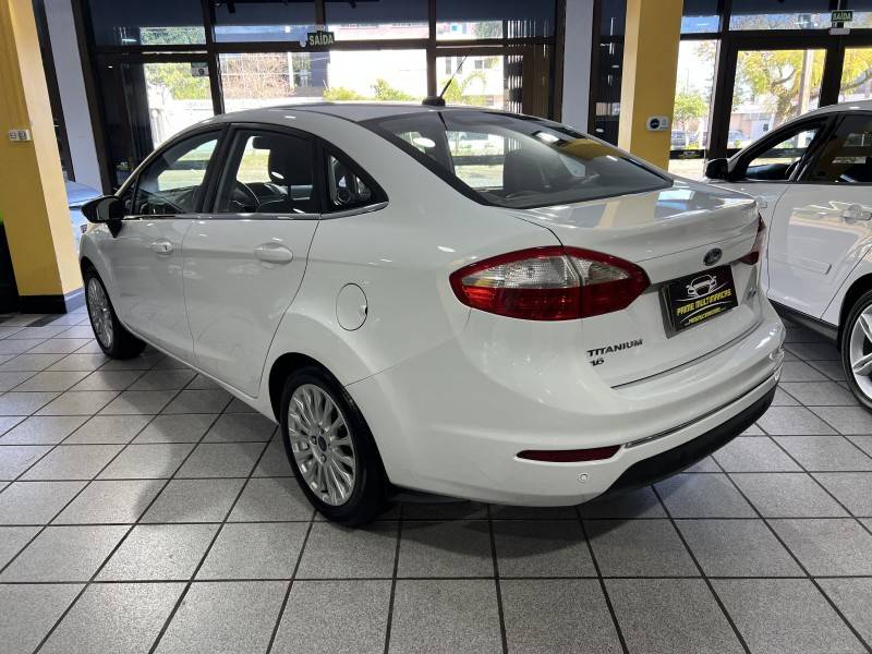 FORD - FIESTA - 2014/2014 - Branca - R$ 48.900,00