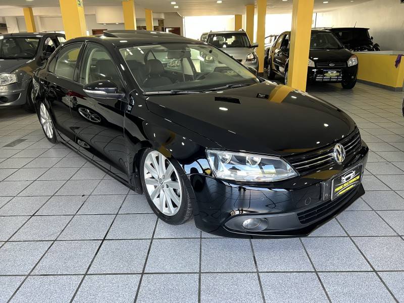 VOLKSWAGEN - JETTA - 2011/2011 - Preta - R$ 53.900,00