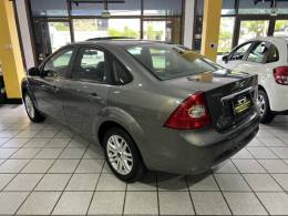 FORD - FOCUS - 2010/2010 - Cinza - R$ 38.900,00