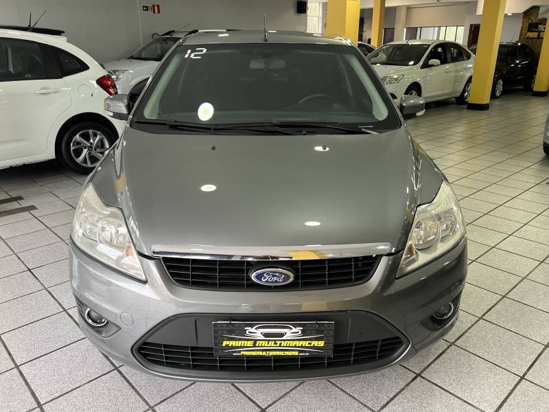 FORD - FOCUS - 2012/2012 - Cinza - R$ 42.900,00