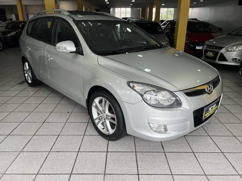 HYUNDAI - I30 CW - 2011/2011 - Prata - R$ 47.900,00