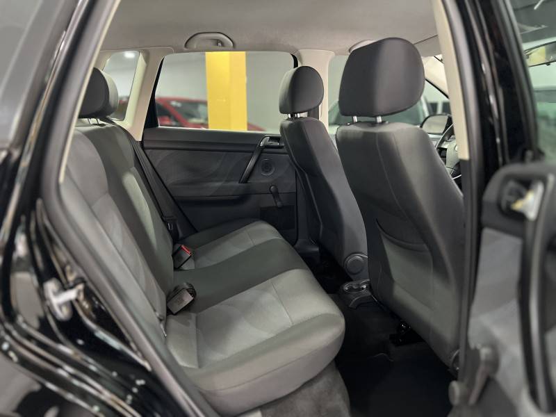 VOLKSWAGEN - POLO - 2010/2010 - Preta - R$ 33.900,00