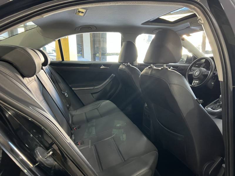 VOLKSWAGEN - JETTA - 2011/2011 - Preta - R$ 53.900,00