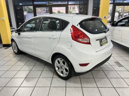 FORD - FIESTA - 2013/2013 - Branca - R$ 41.900,00