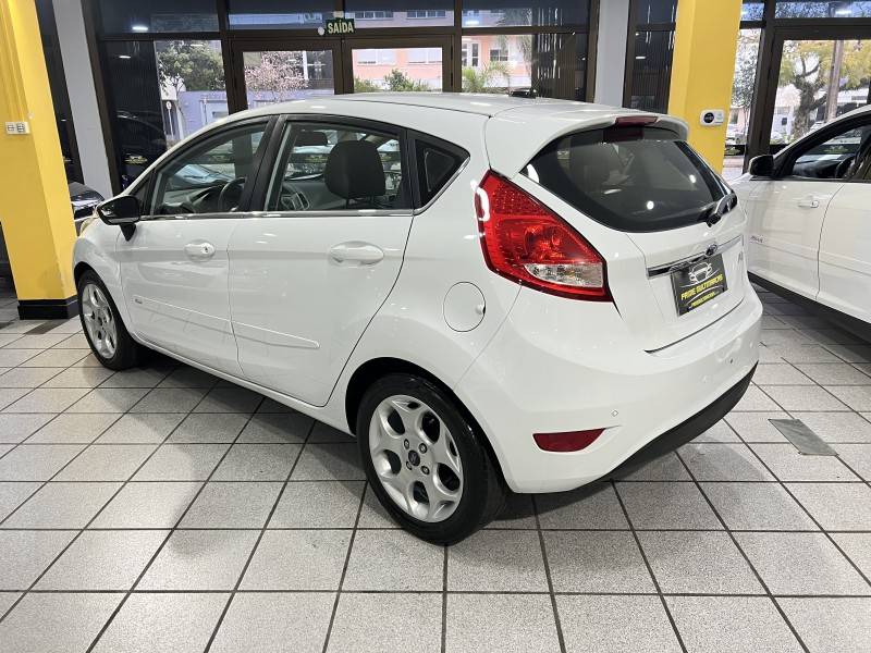 FORD - FIESTA - 2013/2013 - Branca - R$ 41.900,00
