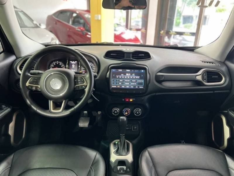 JEEP - RENEGADE - 2015/2016 - Preta - R$ 65.900,00