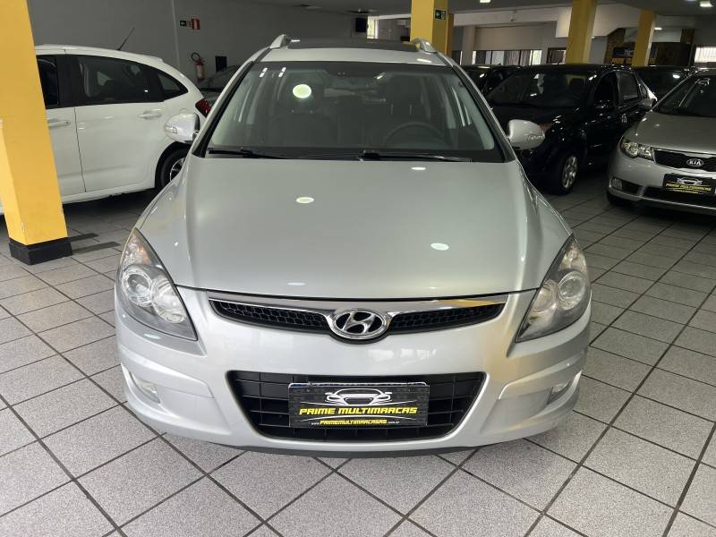 HYUNDAI - I30 CW - 2011/2011 - Prata - R$ 47.900,00