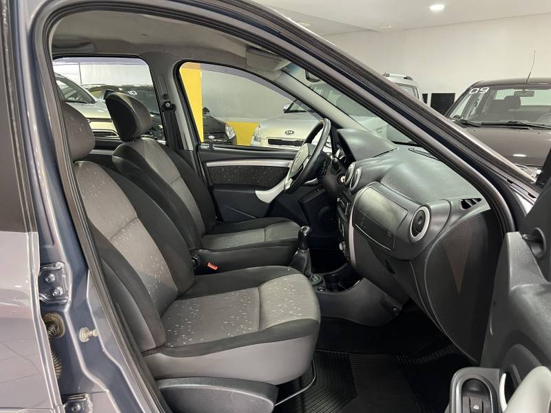 RENAULT - LOGAN - 2011/2011 - Cinza - R$ 28.900,00