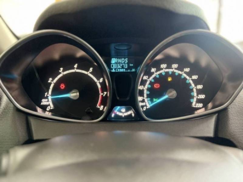 FORD - FIESTA - 2015/2015 - Vermelha - R$ 47.900,00