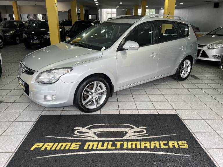HYUNDAI - I30 CW - 2011/2011 - Prata - R$ 47.900,00