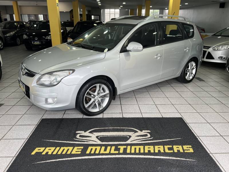 HYUNDAI - I30 CW - 2011/2011 - Prata - R$ 47.900,00