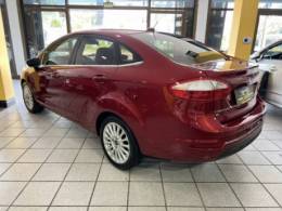 FORD - FIESTA - 2015/2015 - Vermelha - R$ 47.900,00
