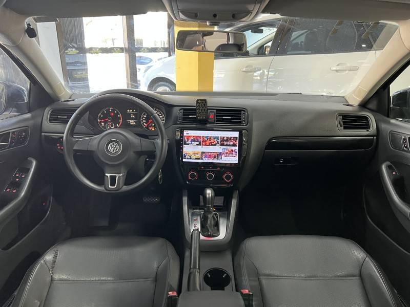 VOLKSWAGEN - JETTA - 2011/2011 - Preta - R$ 53.900,00