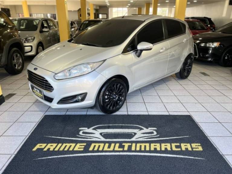 FORD - FIESTA - 2014/2015 - Prata - R$ 49.900,00