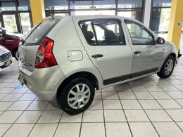 RENAULT - SANDERO - 2010/2010 - Prata - R$ 24.900,00