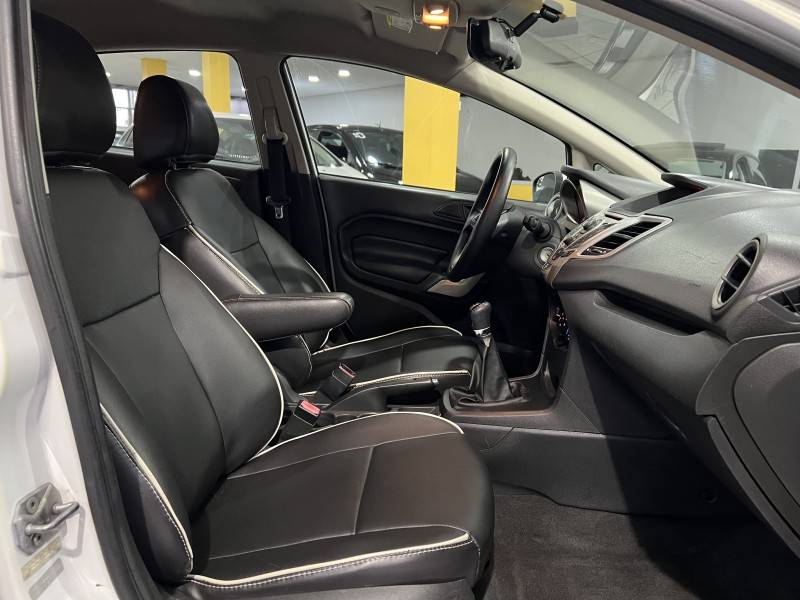 FORD - FIESTA - 2013/2013 - Branca - R$ 41.900,00