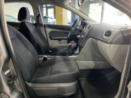FORD - FOCUS - 2011/2011 - Prata - R$ 39.900,00