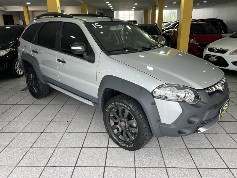 FIAT - PALIO - 2014/2015 - Prata - R$ 46.900,00
