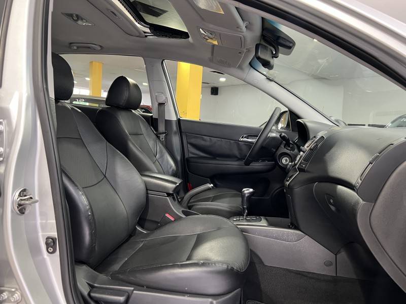 HYUNDAI - I30 CW - 2011/2011 - Prata - R$ 47.900,00