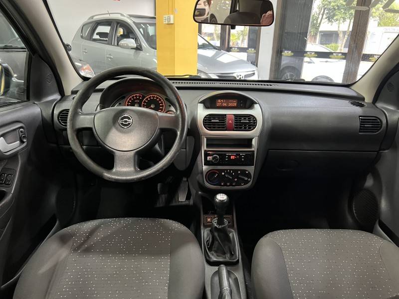 CHEVROLET - CORSA - 2008/2008 - Cinza - R$ 27.900,00