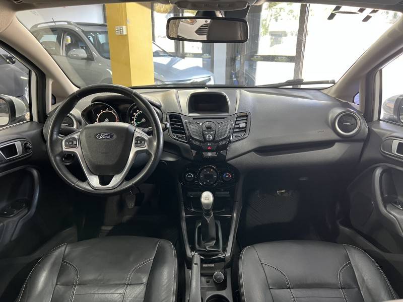 FORD - FIESTA - 2014/2014 - Branca - R$ 48.900,00