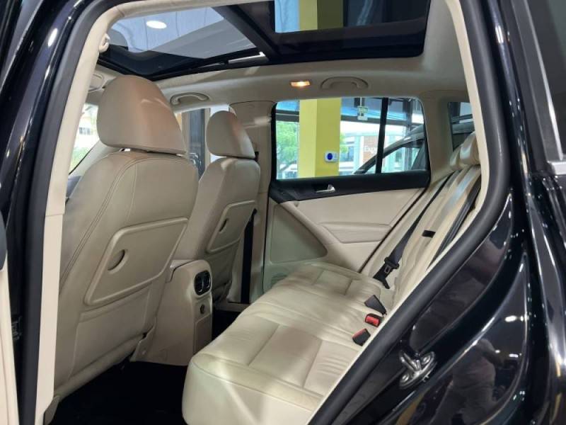 VOLKSWAGEN - TIGUAN - 2011/2011 - Preta - R$ 57.900,00
