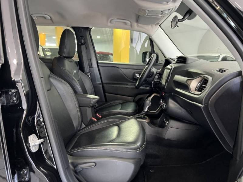 JEEP - RENEGADE - 2015/2016 - Preta - R$ 65.900,00