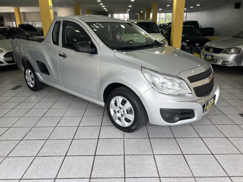 CHEVROLET - MONTANA - 2016/2017 - Prata - R$ 48.900,00