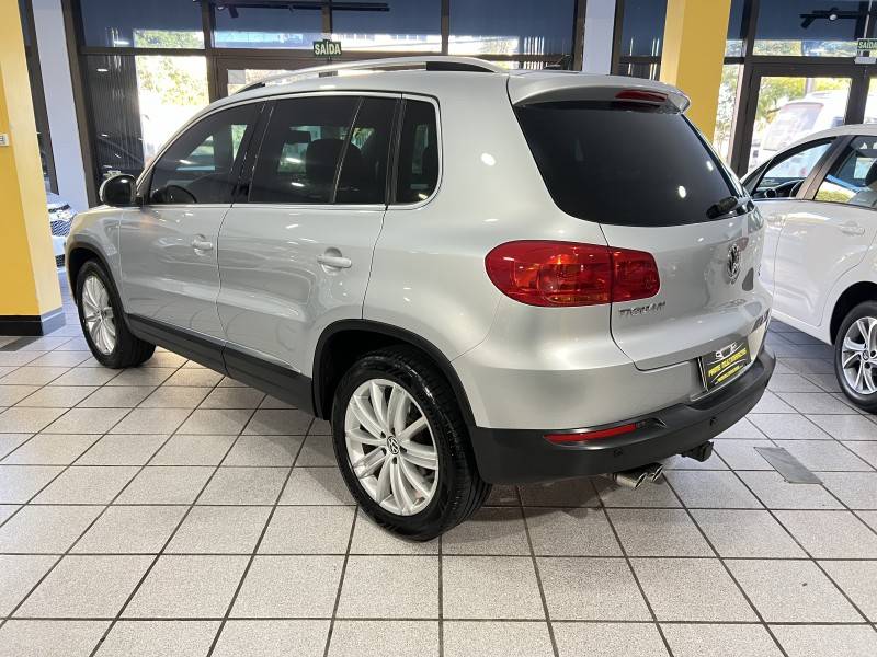 VOLKSWAGEN - TIGUAN - 2012/2012 - Prata - R$ 57.900,00