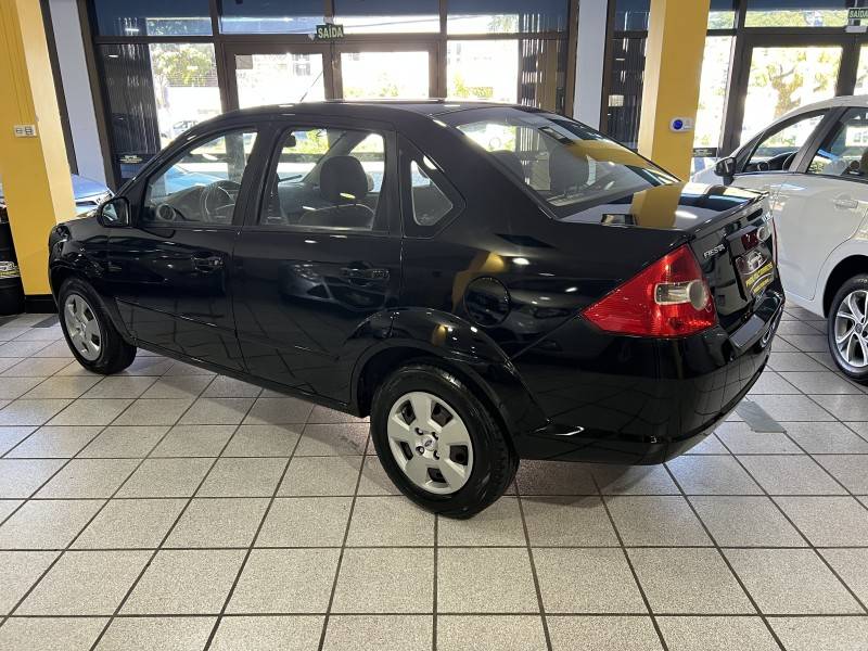 FORD - FIESTA - 2009/2009 - Preta - R$ 28.900,00