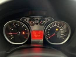 FORD - FOCUS - 2012/2012 - Cinza - R$ 42.900,00