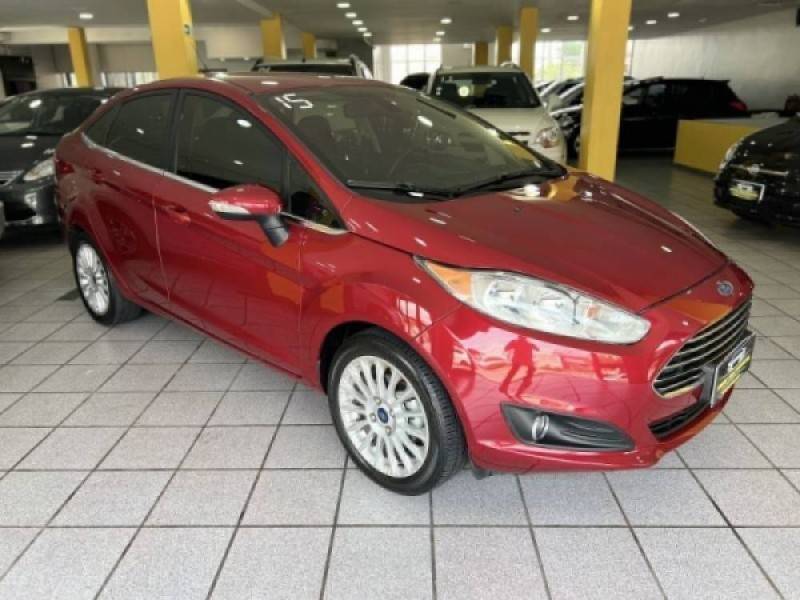 FORD - FIESTA - 2015/2015 - Vermelha - R$ 47.900,00