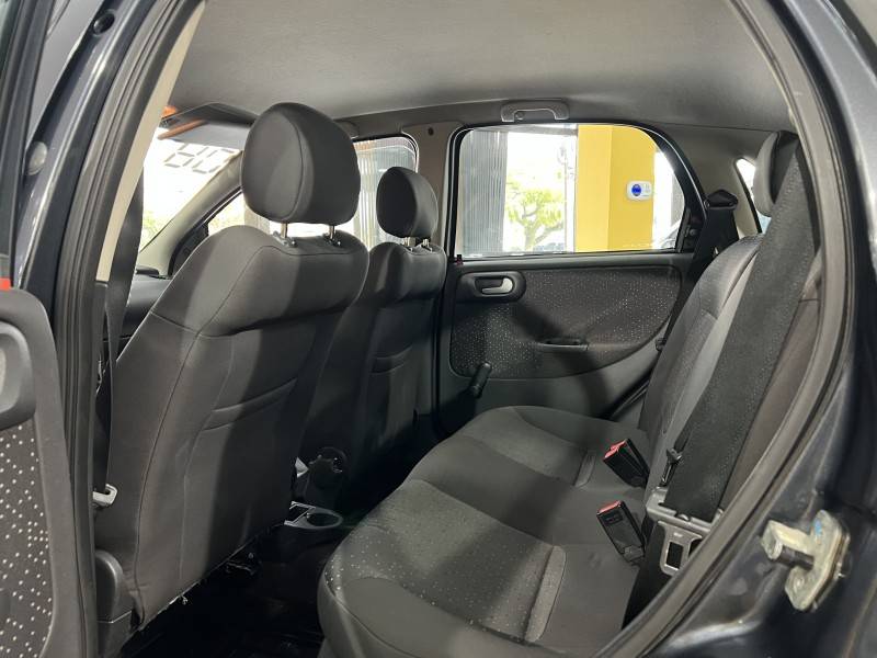 CHEVROLET - CORSA - 2008/2008 - Cinza - R$ 27.900,00